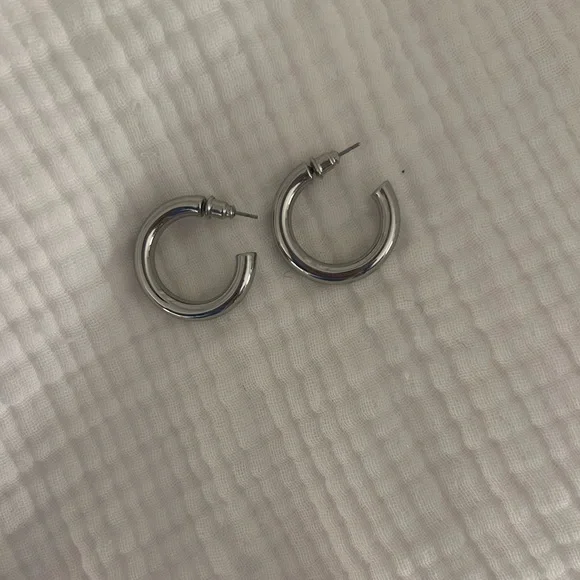 Hoop earring set - Picture 4 of 4